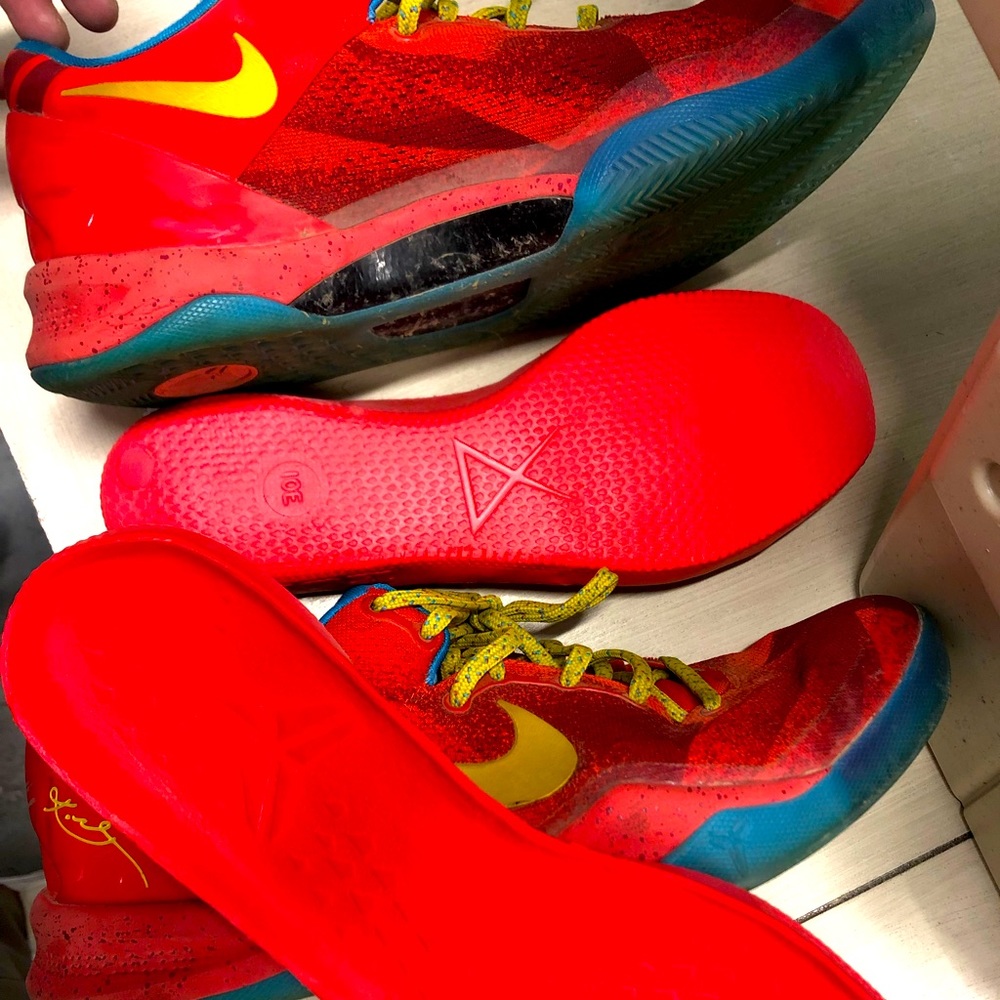 Kobe Nikes , Barcelona’s, size 10